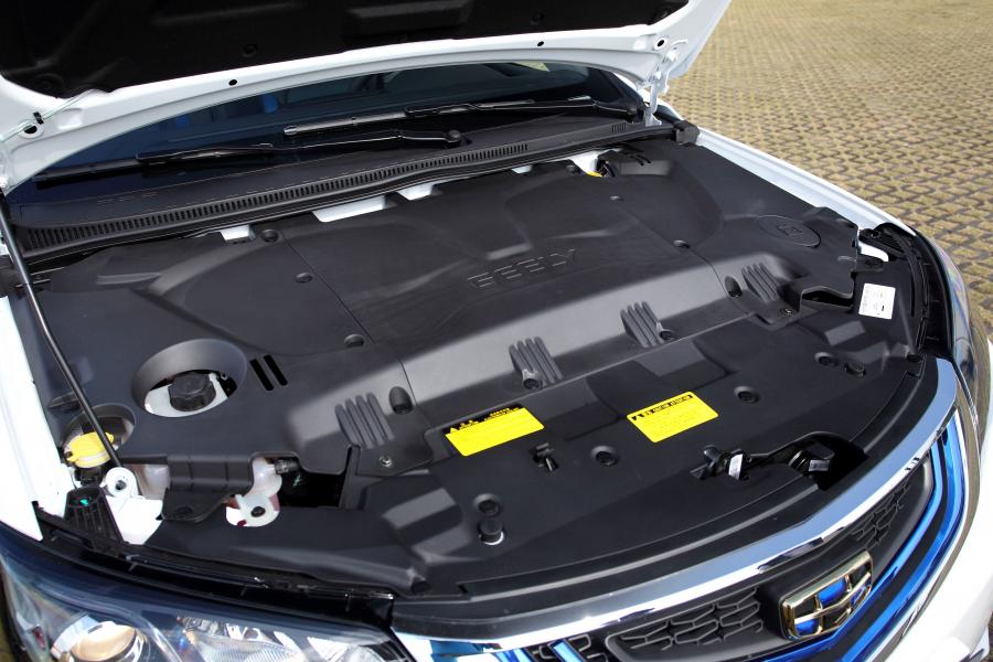 Моторный отсек Geely Emgrand EV 2015 года  (фото 10 из 30)